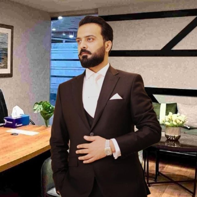 أحد أعضاء فريق برايم أكسيس للاستشارات