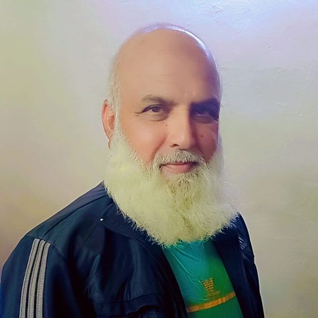 أحد أعضاء فريق برايم أكسيس للاستشارات